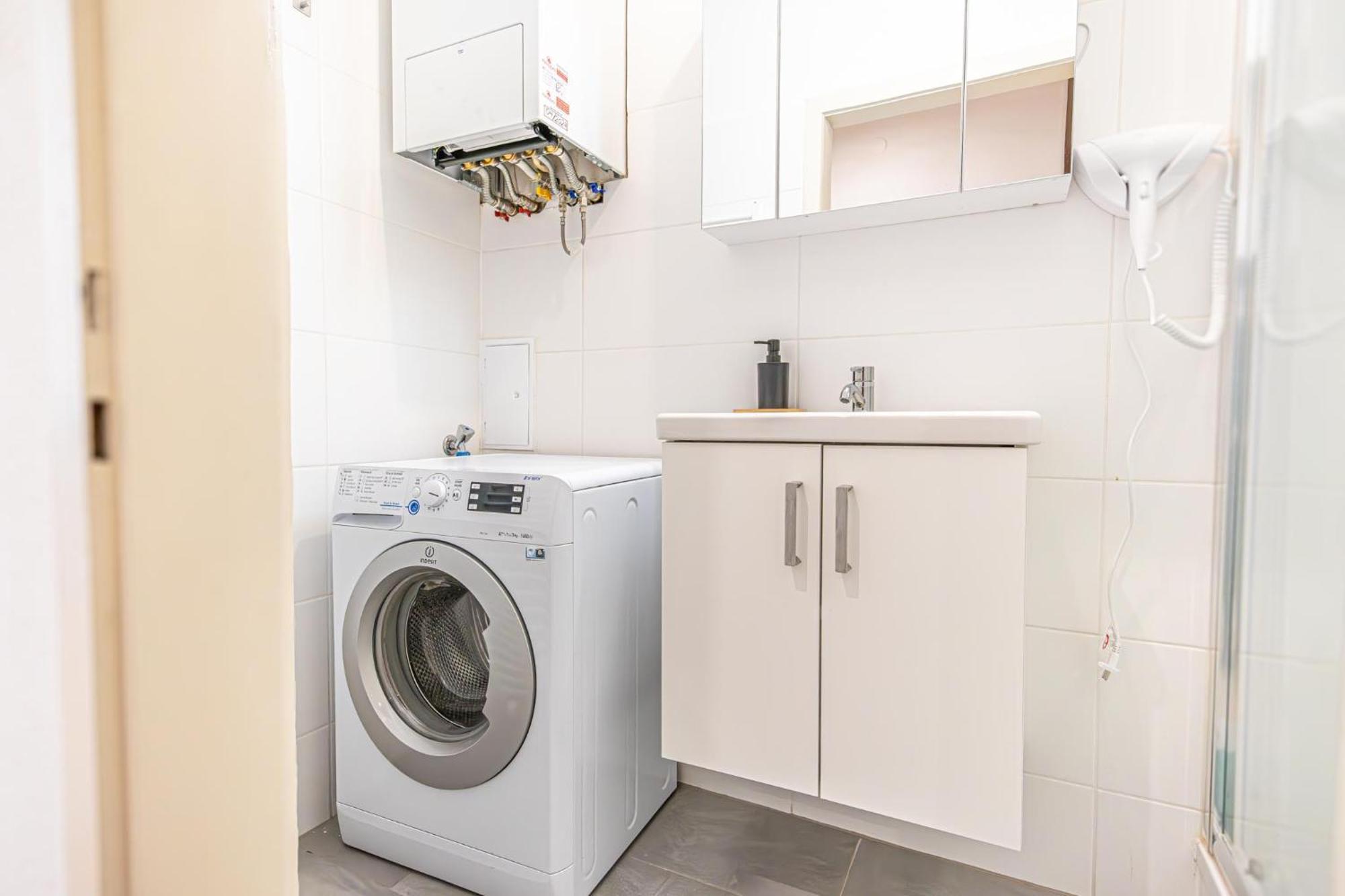 Desirable 2Br - Bookable For Longstays In Lockdown B Wien Eksteriør billede